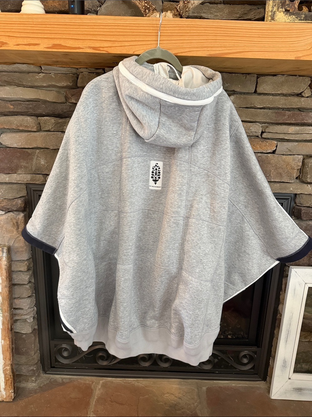 FP Movement by Free People Cocoon Hooded Poncho Sweatshirt Sz XS - Picture 5 of 13